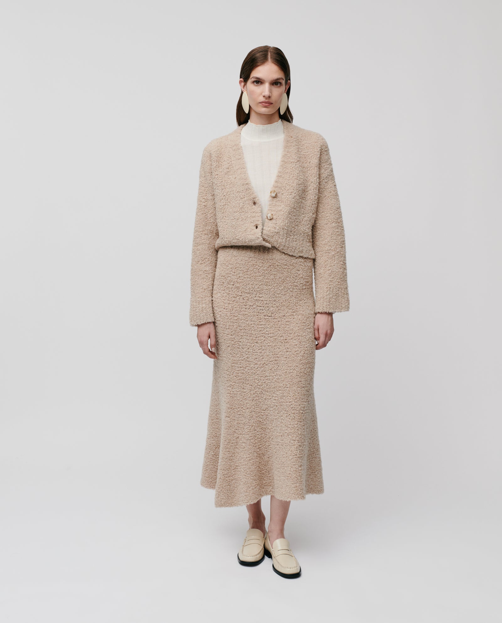 KRISTAL Cardigan Beige aus weichem Bouclé-Garn