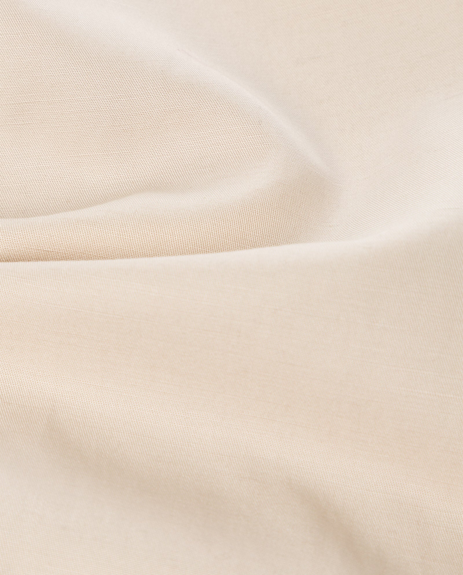 Close-up of the IVY OAK JULIETTE MARIE Blazer in beige linen blend, showing its soft, smooth texture and delicate folds.