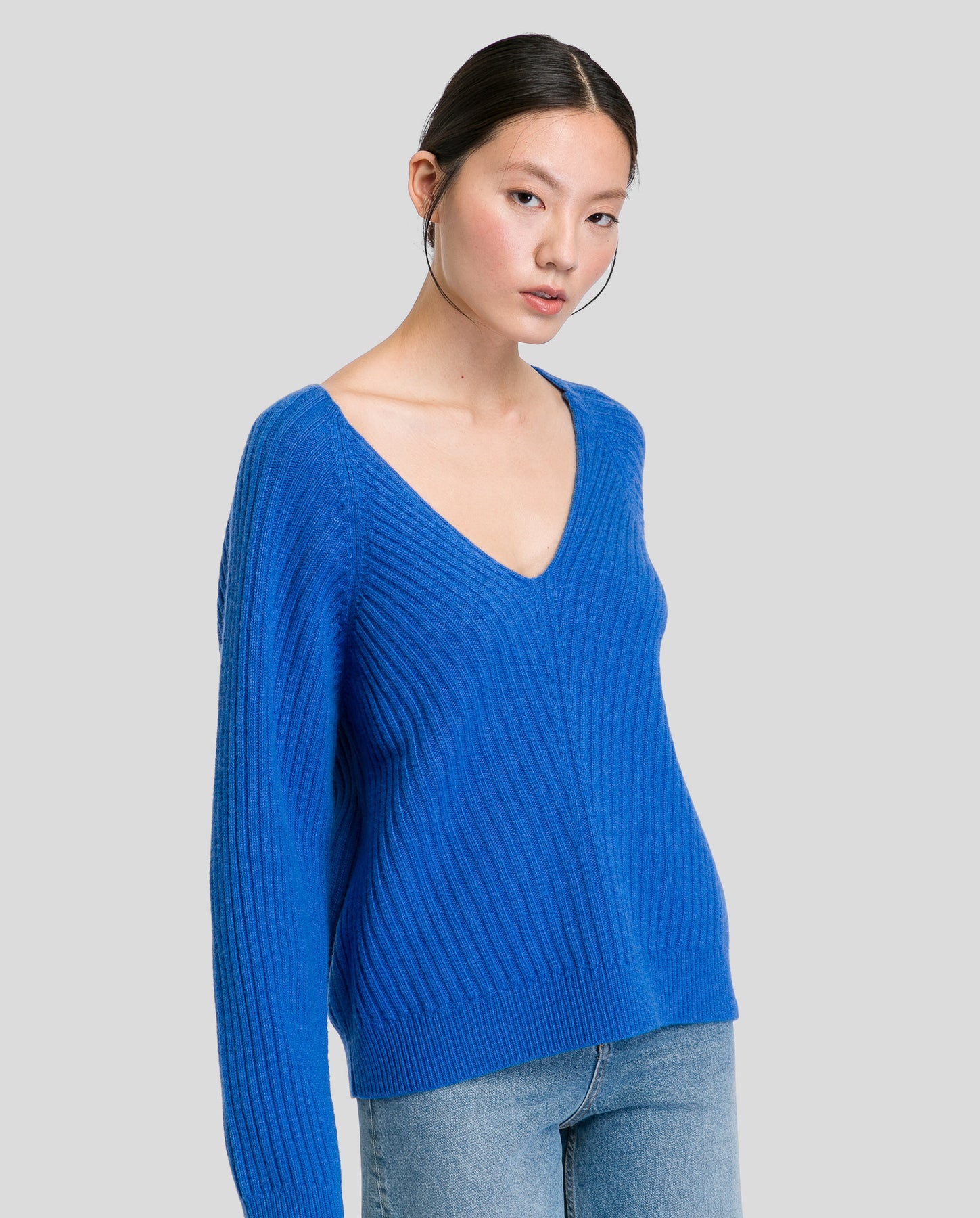 Belati Light Blue Design Around Neck Raglan Knit – Buttons and Bows